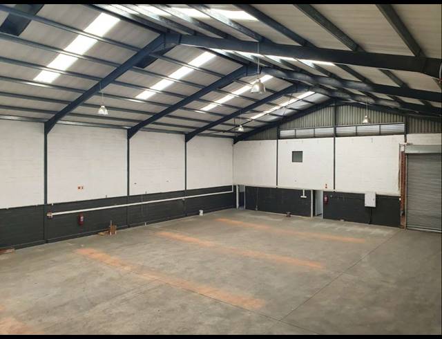 1,190M² WAREHOUSE FOR SALE IN SAXENBURG PARK 2